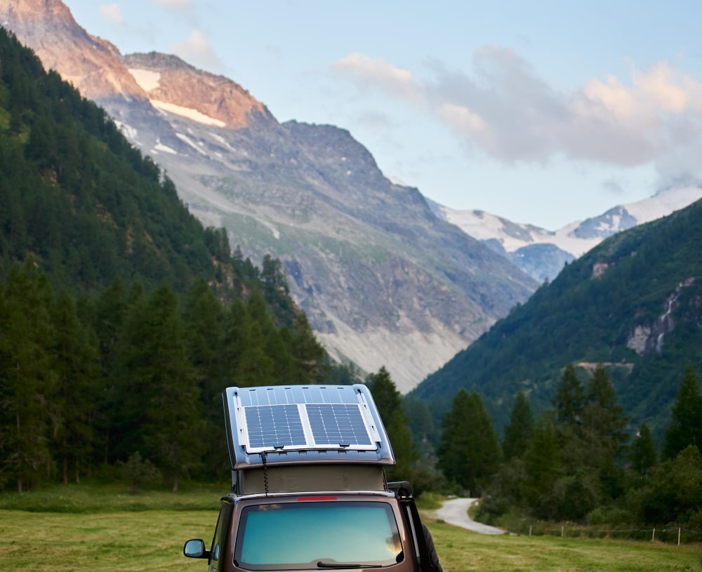 photovoltaikanlage auf einem camper