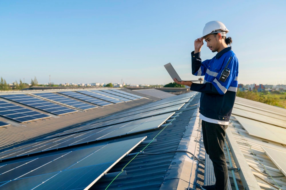 Dachfläche wird von Experten berchnet für Photovoltaikanlage